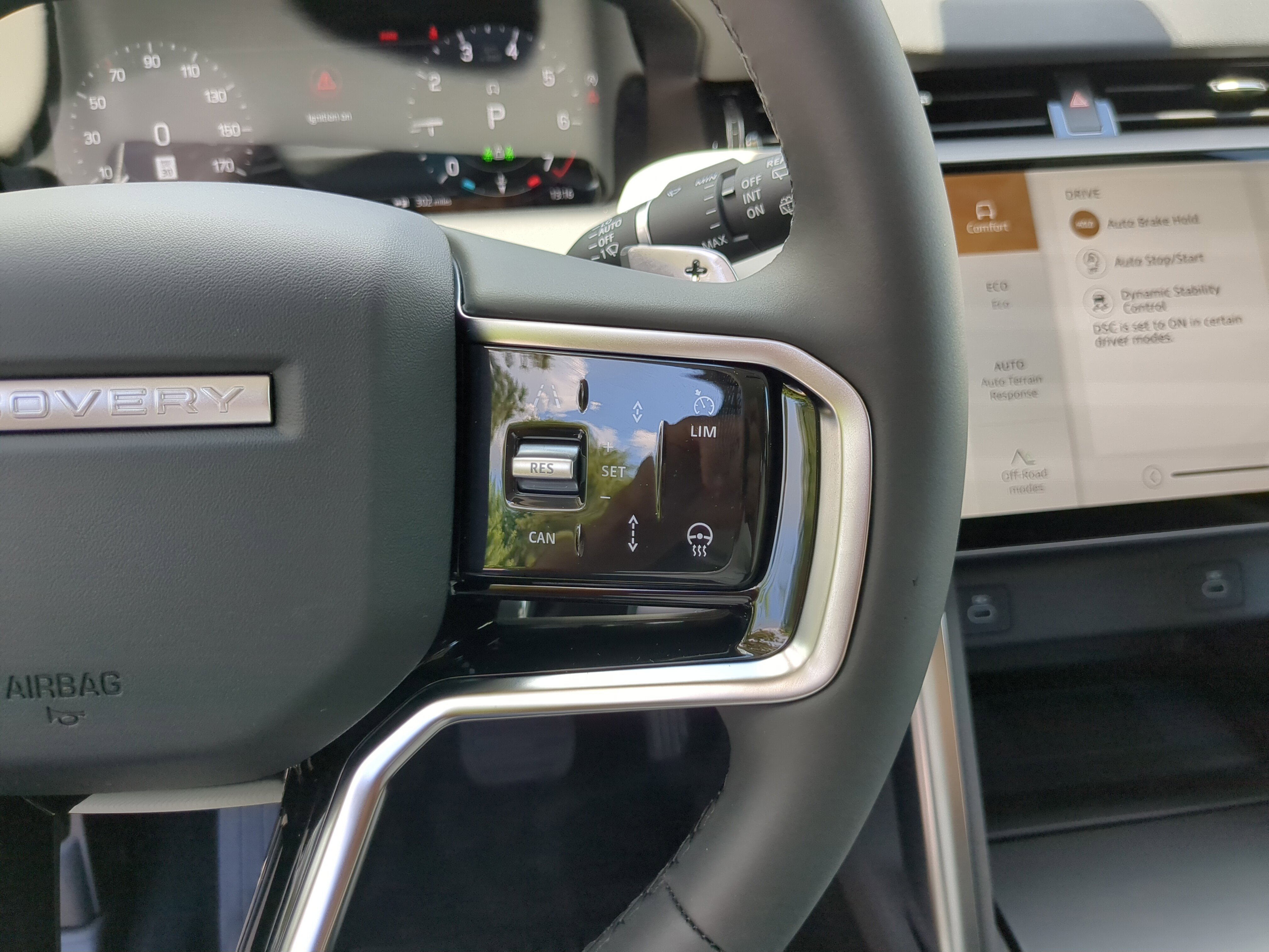 New 2025 Land Rover Discovery Sport S image 27