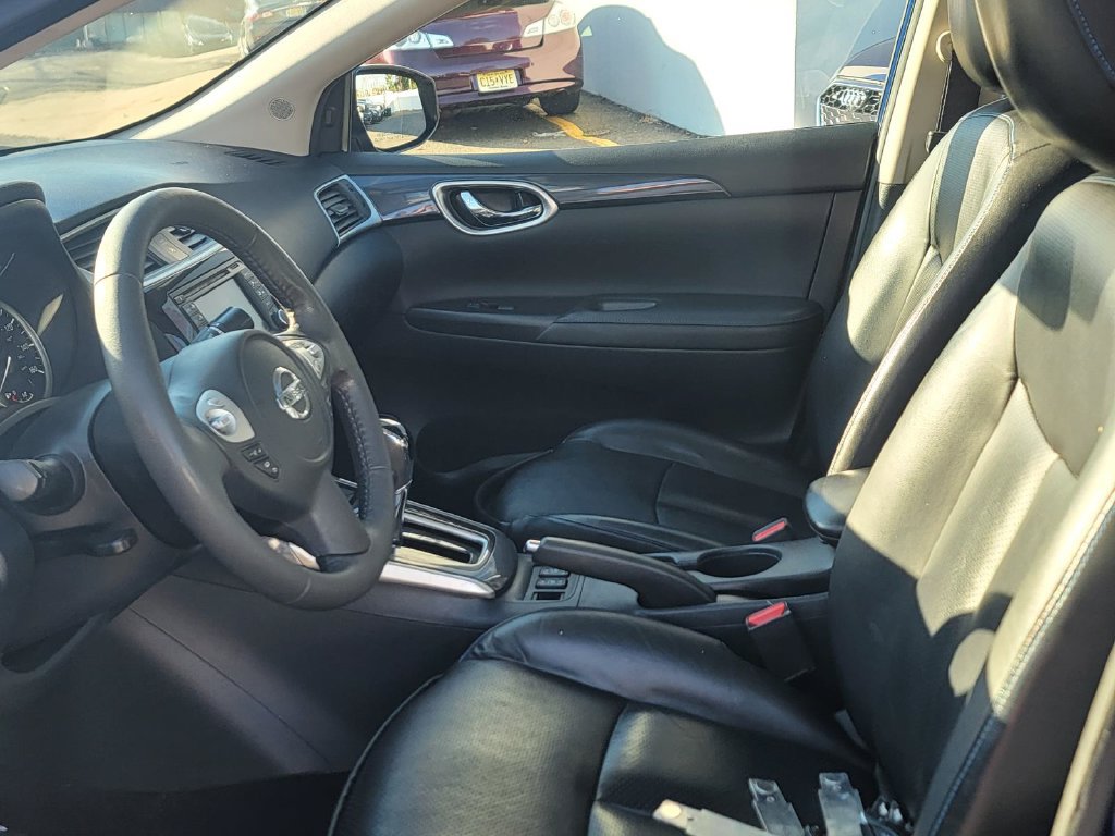 Used 2016 Nissan Sentra SR w/ SR Premium Package FWD image 14