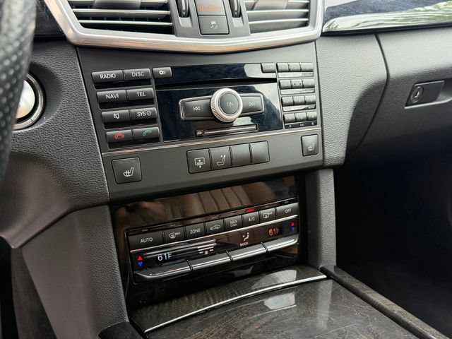 Used 2010 Mercedes-Benz E 350 4MATIC Sedan image 30