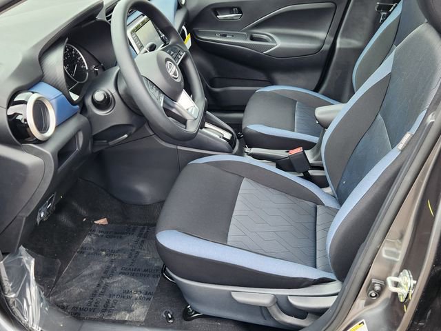 New 2025 Nissan Versa SV w/ Trunk Package FWD image 7