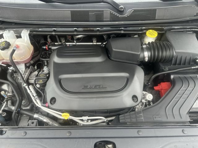 Used 2023 Chrysler Voyager LX FWD image 19