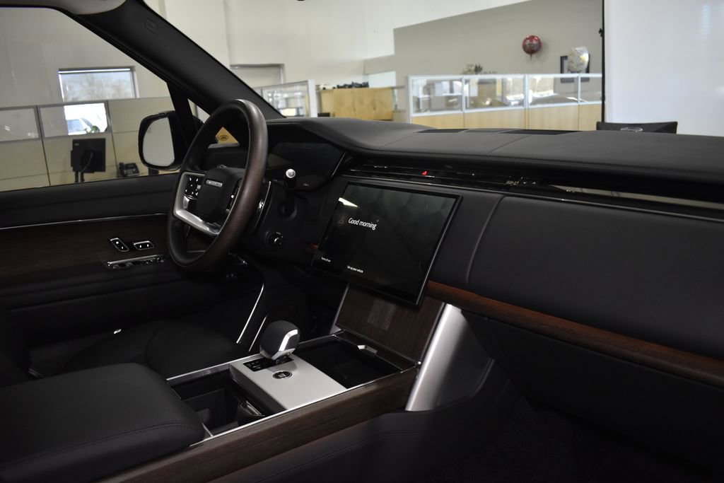 Used 2025 Land Rover Range Rover Autobiography image 27