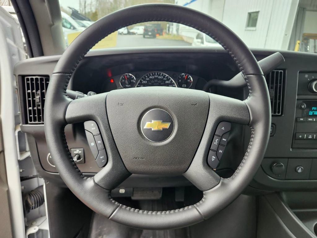 Used 2022 Chevrolet Express 3500 w/ Power Convenience Package image 17