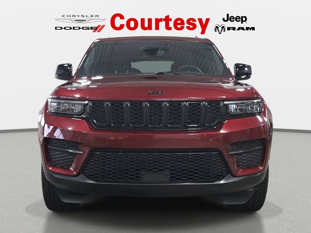 Used 2023 Jeep Grand Cherokee Altitude image 8