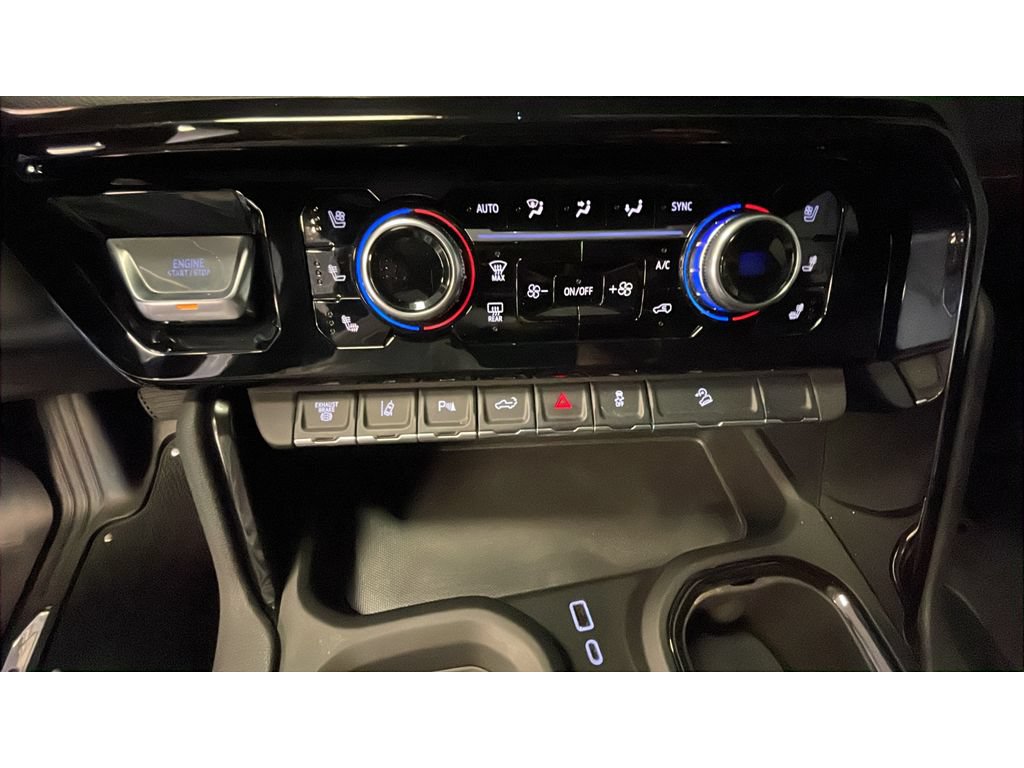Used 2025 GMC Sierra 2500 AT4 w/ AT4 Premium Plus Package AWD/4WD image 14