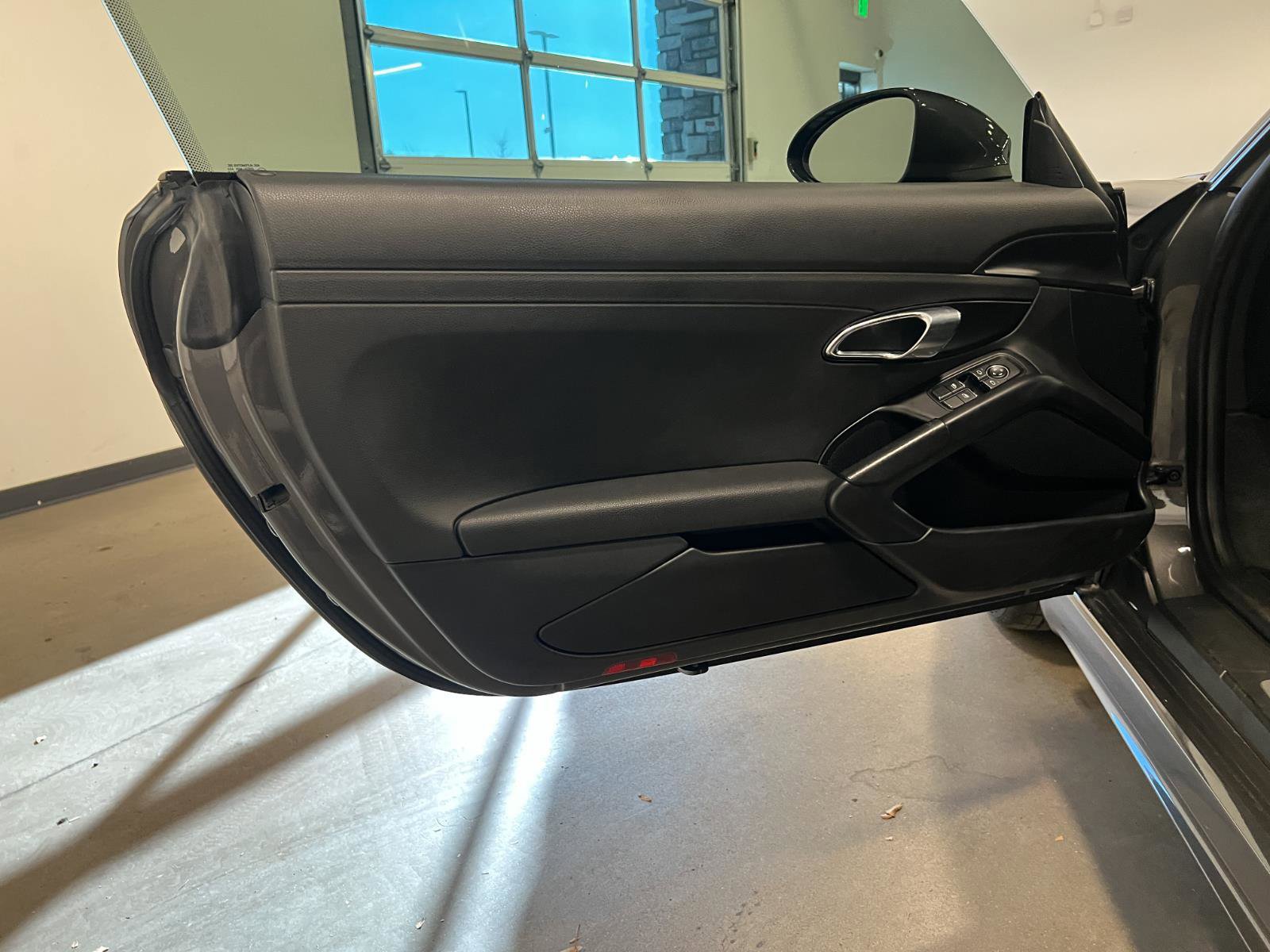 Used 2018 Porsche 718 Cayman image 23