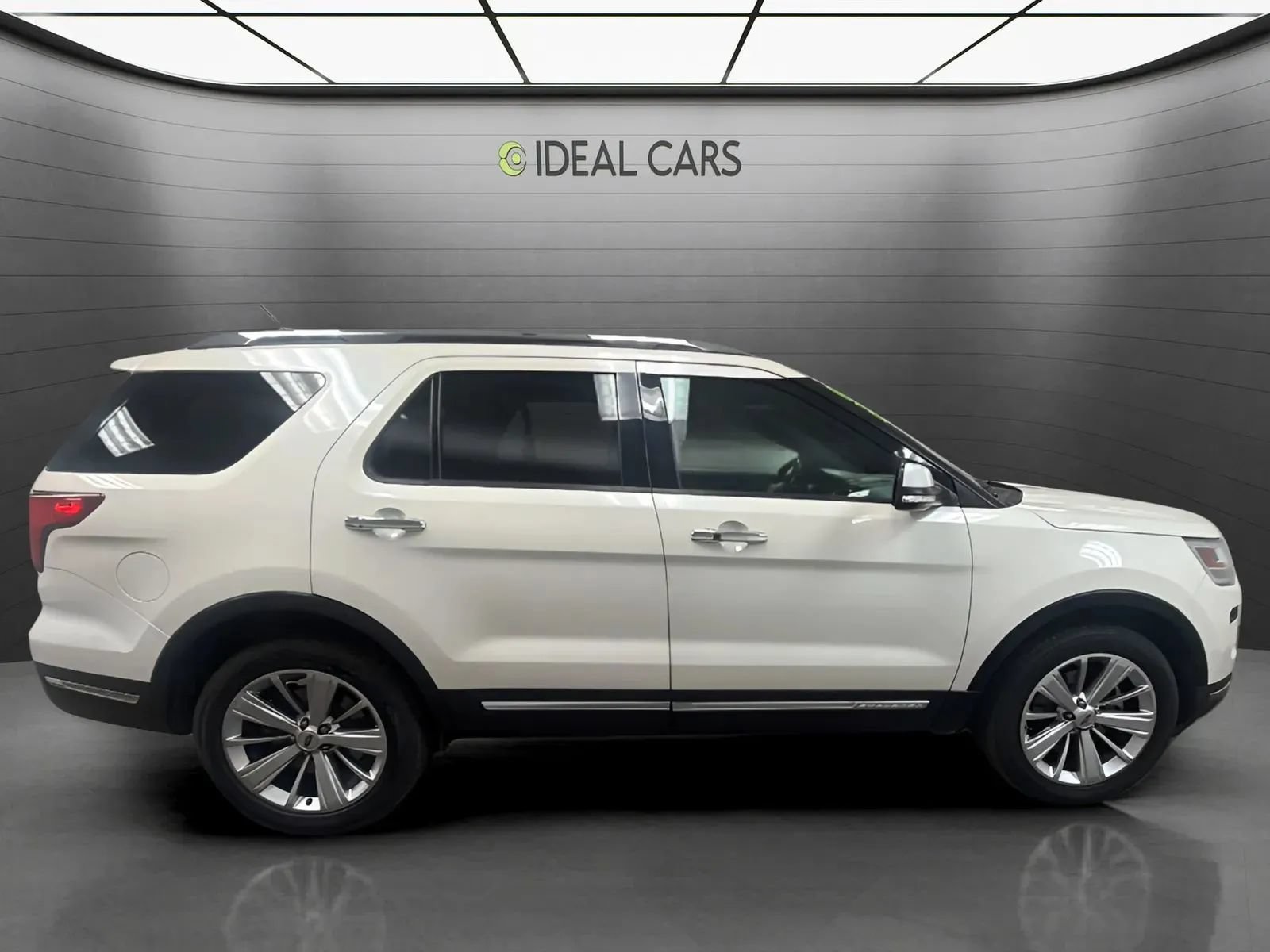 Used 2019 Ford Explorer Limited w/ Class III Trailer Tow Package AWD/4WD image 4