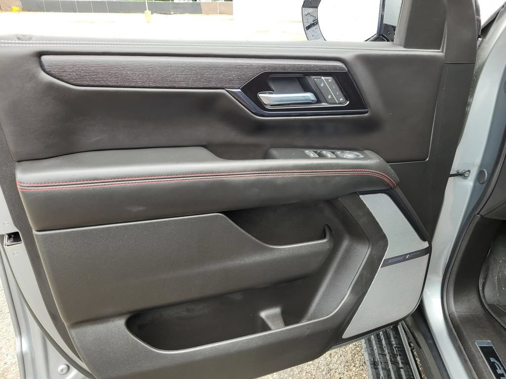Used 2025 GMC Yukon AT4 Ultimate w/ LPO, Floor Liner Package AWD/4WD image 21