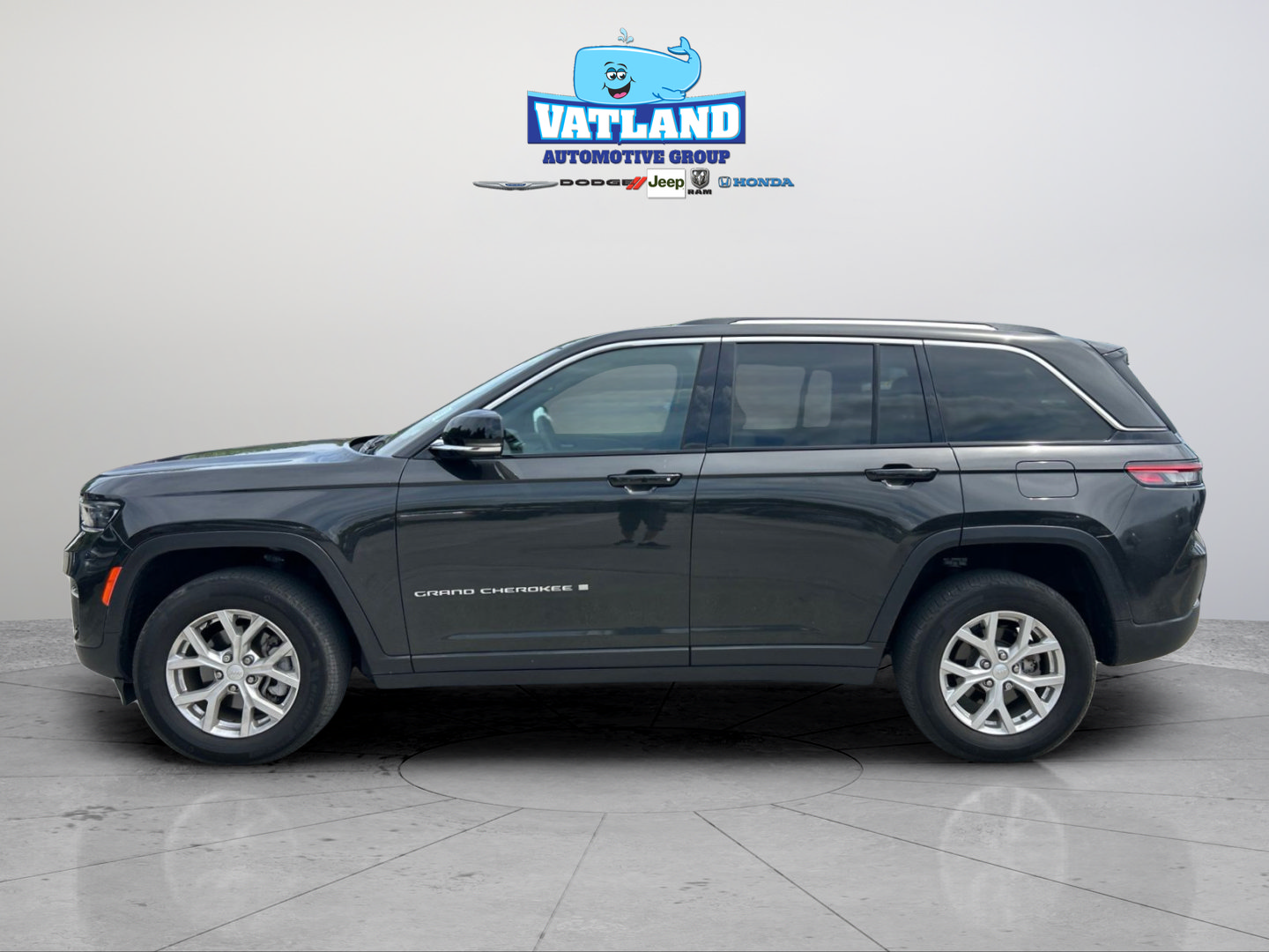 Certified 2023 Jeep Grand Cherokee Limited RWD image 2
