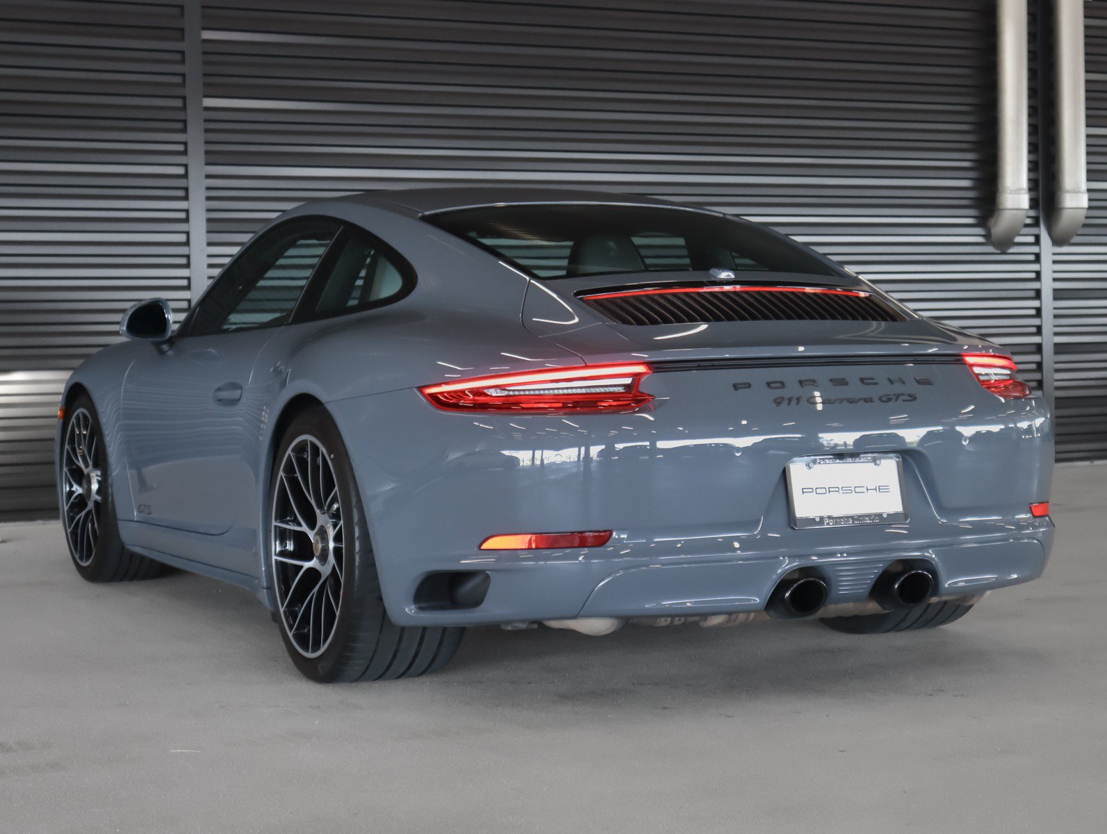 Used 2017 Porsche 911 Carrera GTS RWD image 3