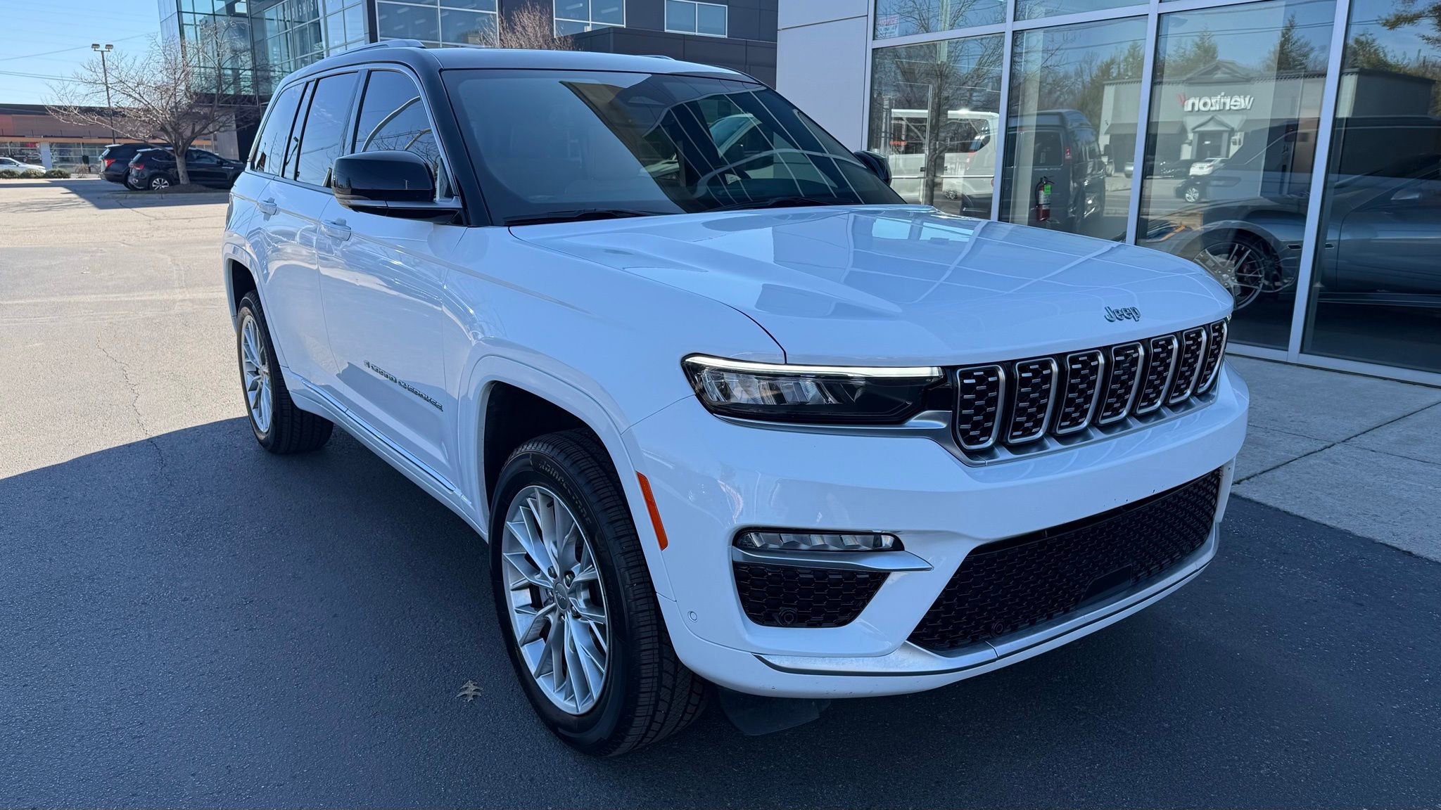 Used 2022 Jeep Grand Cherokee Summit image 9