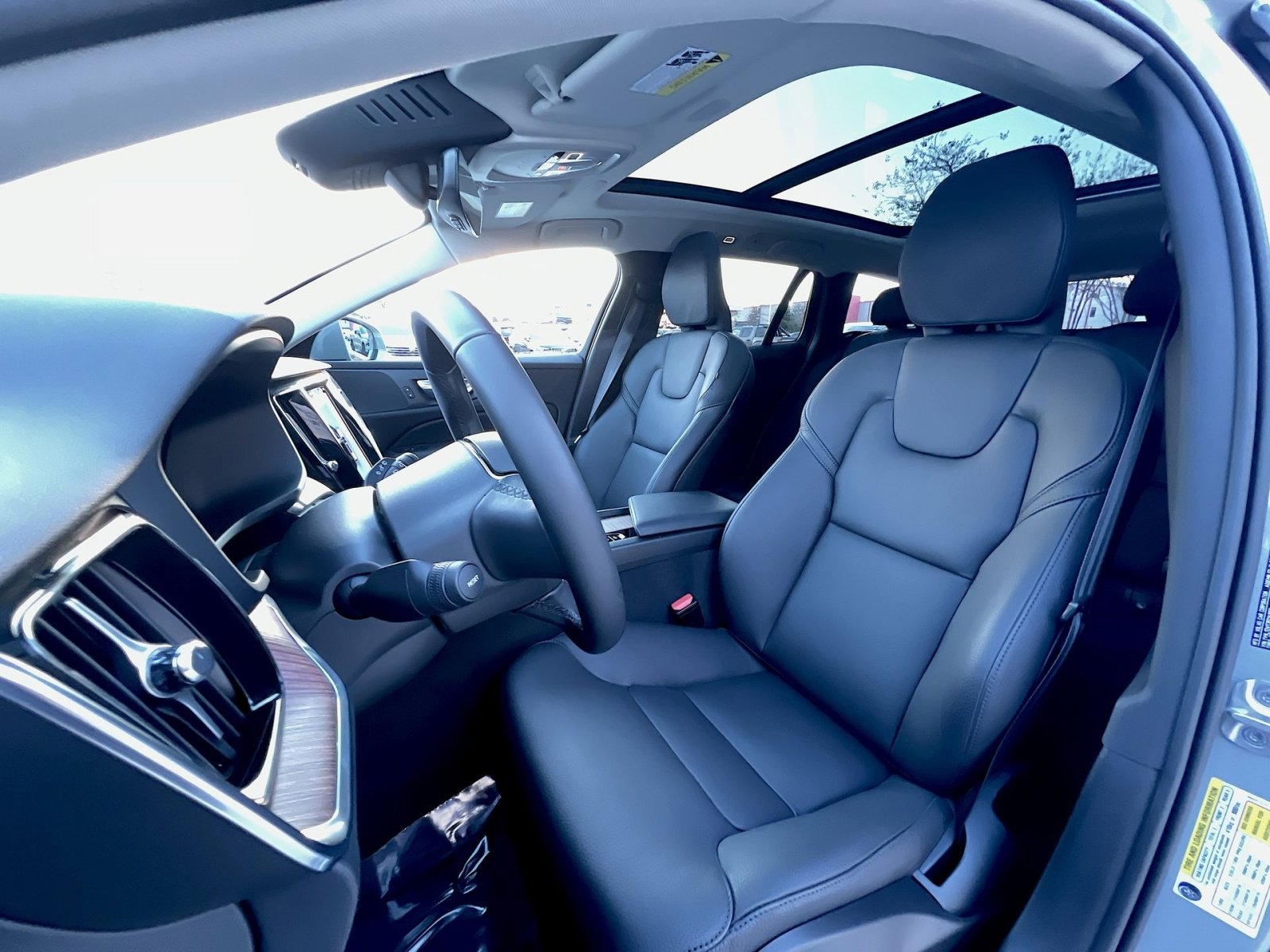 Certified 2024 Volvo V60 B5 Cross Country Plus image 13