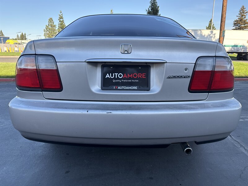 Used 1996 Honda Accord VP image 11