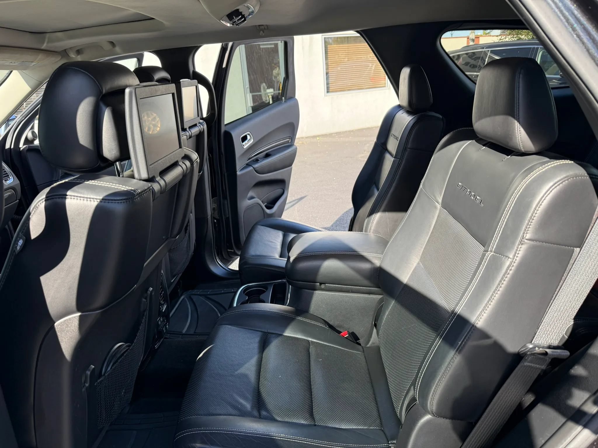 Used 2015 Dodge Durango Citadel w/ Technology Group AWD/4WD image 9