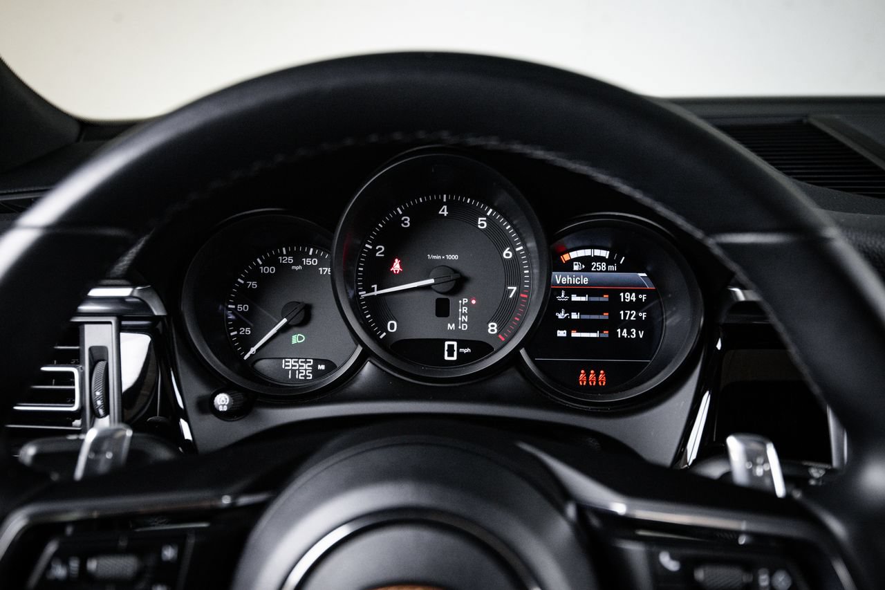 Certified 2023 Porsche Macan AWD/4WD image 15