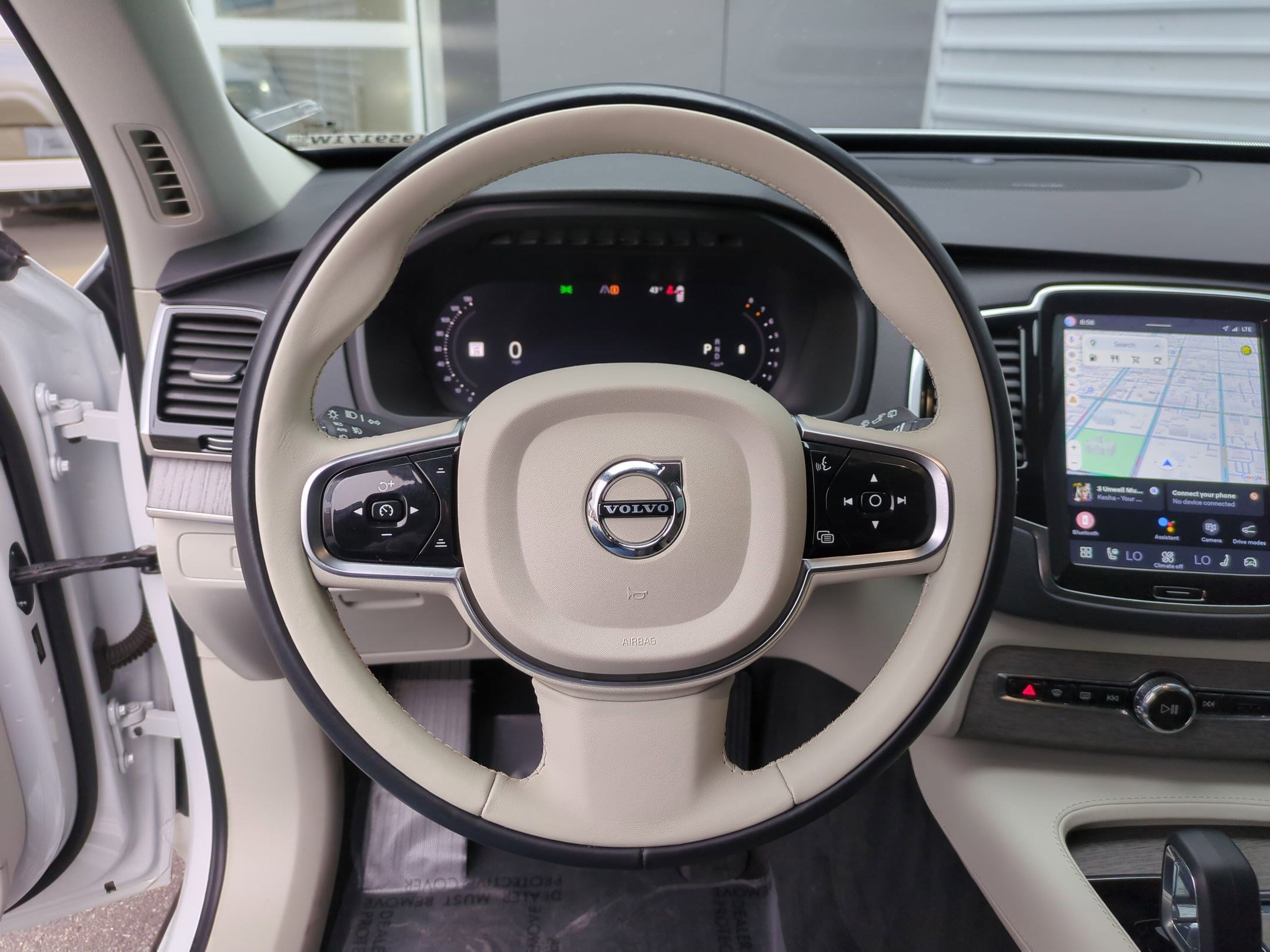 Used 2023 Volvo XC90 B6 Plus w/ Protection Package Premier AWD/4WD image 17