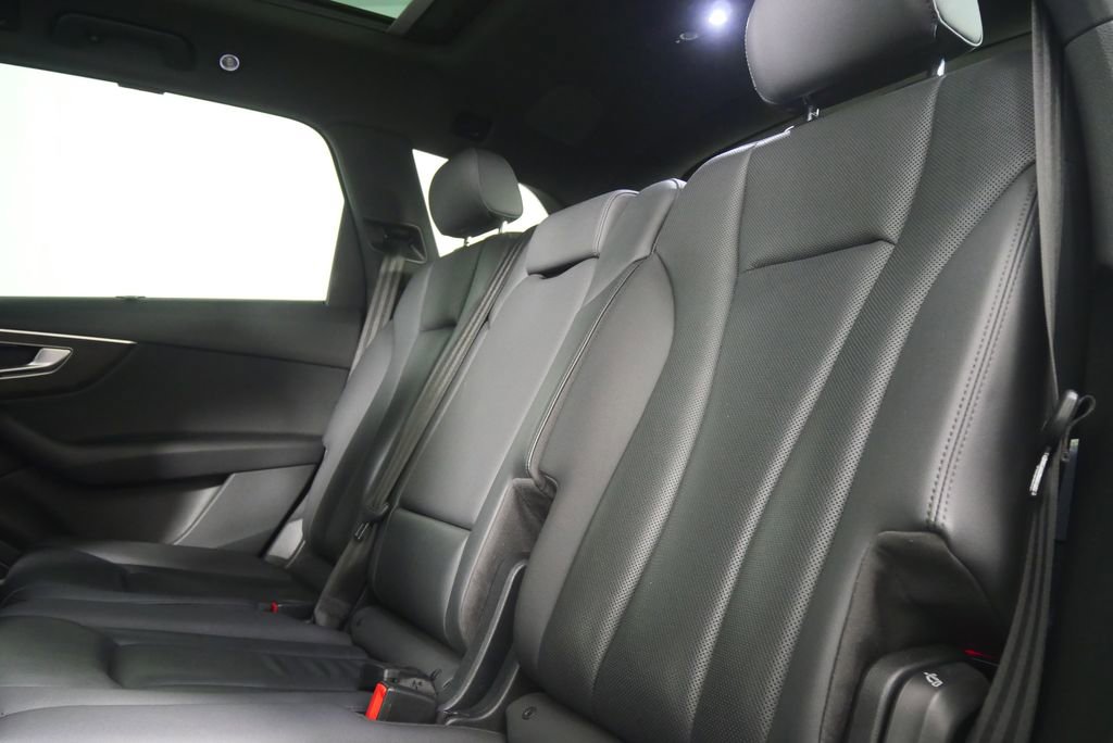 Used 2020 Audi Q7 3.0T Premium Plus w/ Premium Plus Package image 16