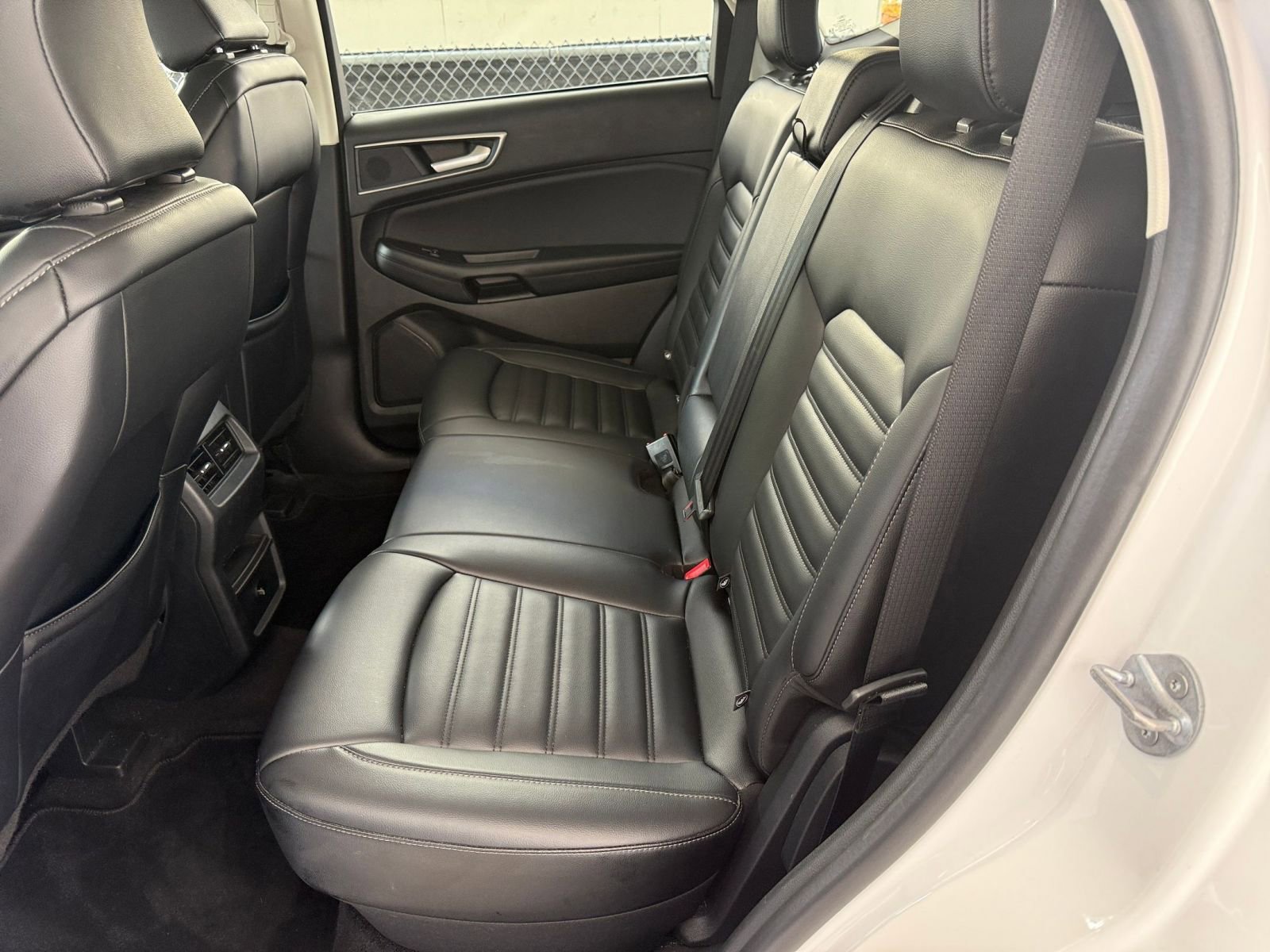 Used 2024 Ford Edge SEL image 25