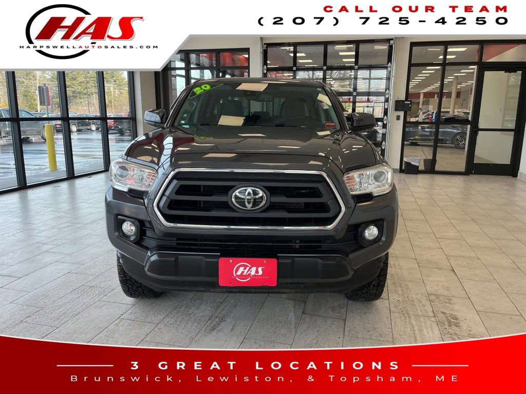 Used 2020 Toyota Tacoma SR5 AWD/4WD image 9