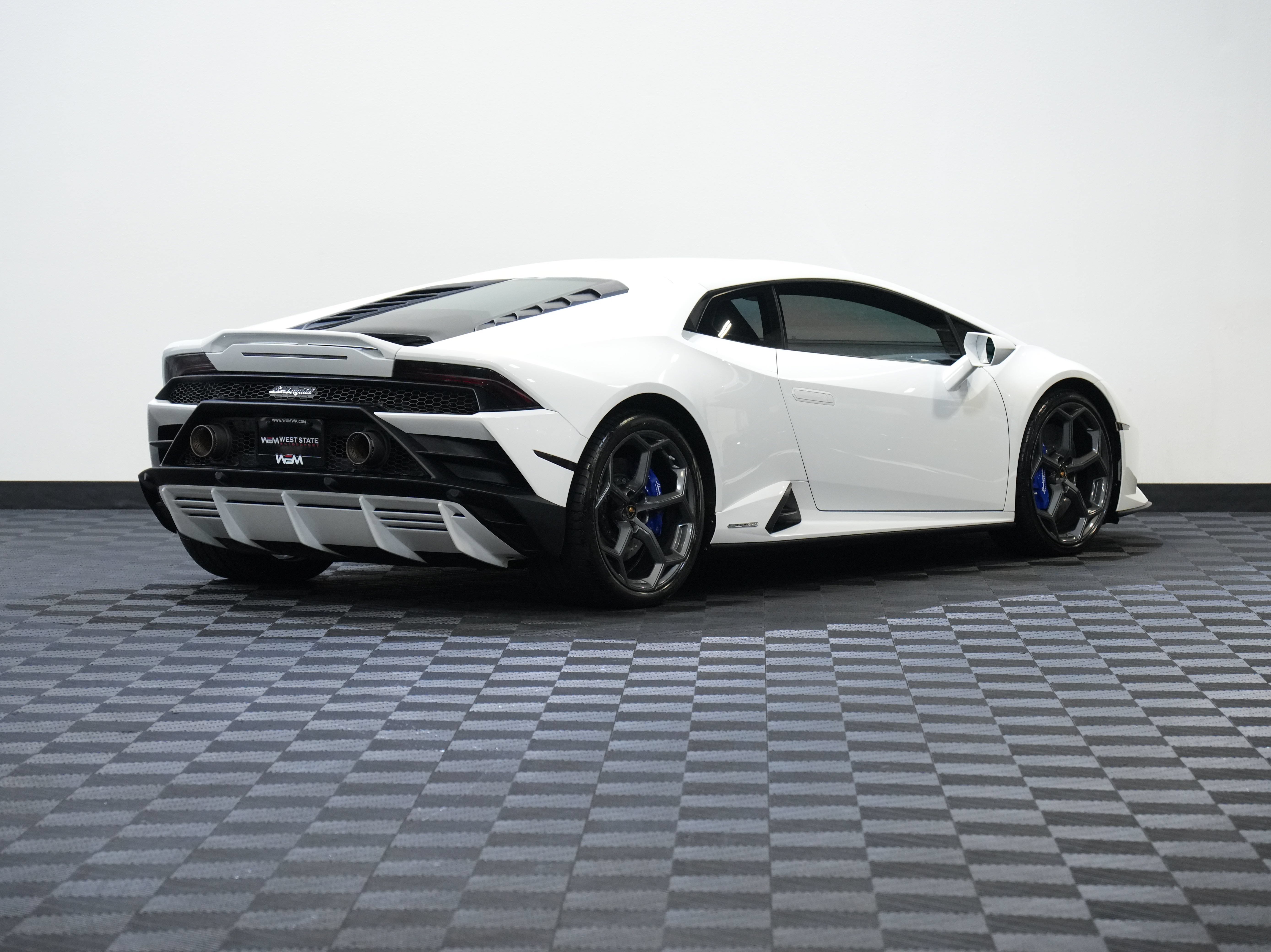 Used 2020 Lamborghini Huracan EVO AWD/4WD image 6