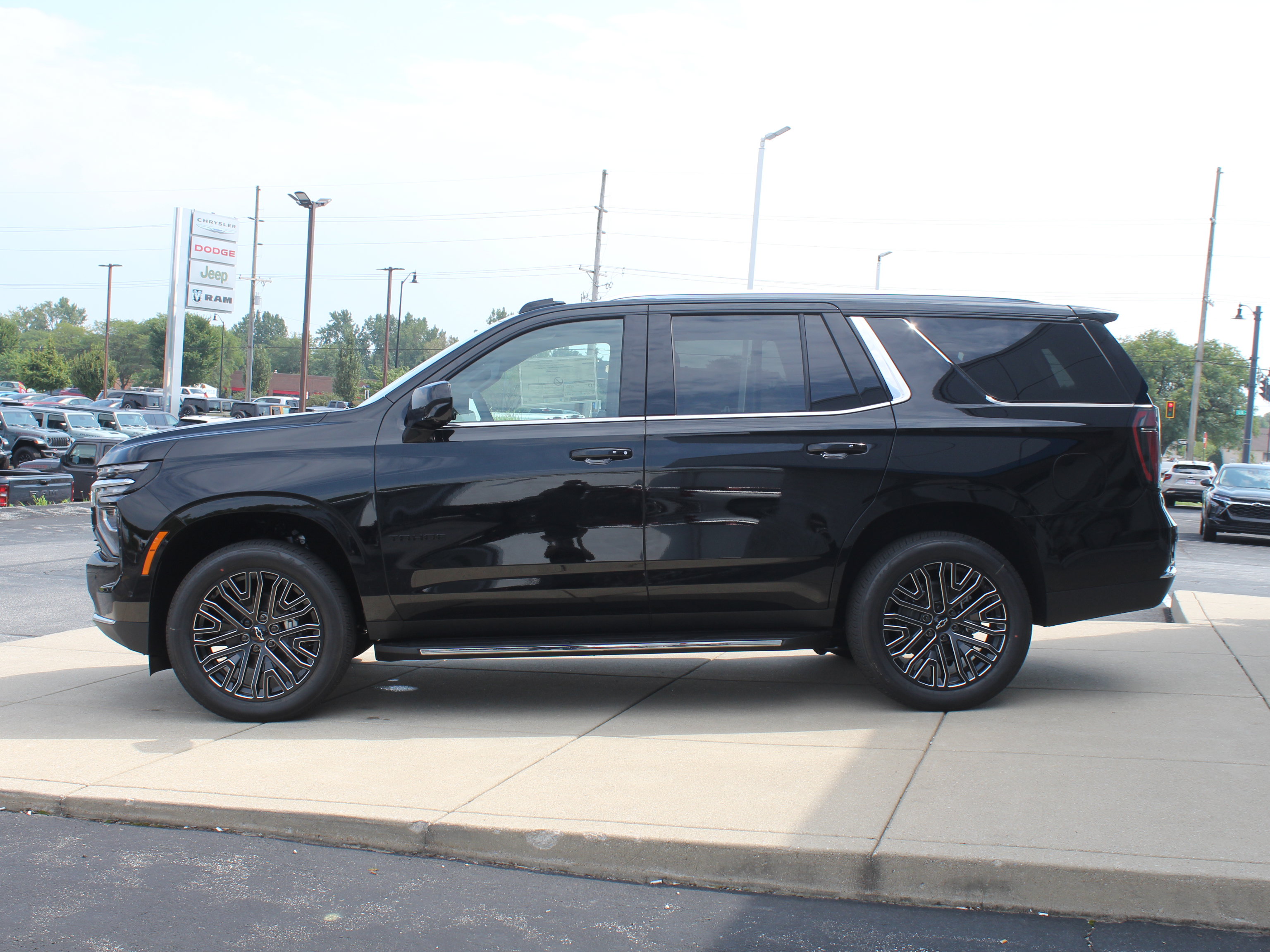 New 2026 Chevrolet Tahoe LS w/ LPO, Dark Essentials Package AWD/4WD image 8
