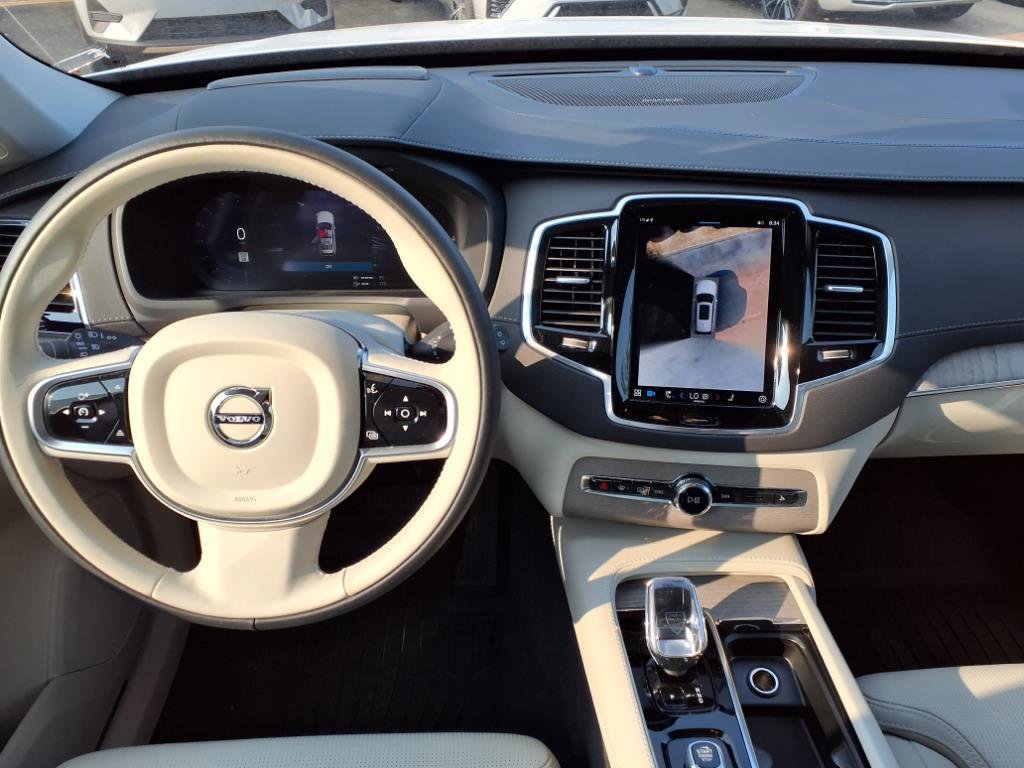 Used 2025 Volvo XC90 T8 Ultra w/ Protection Package Premier image 13