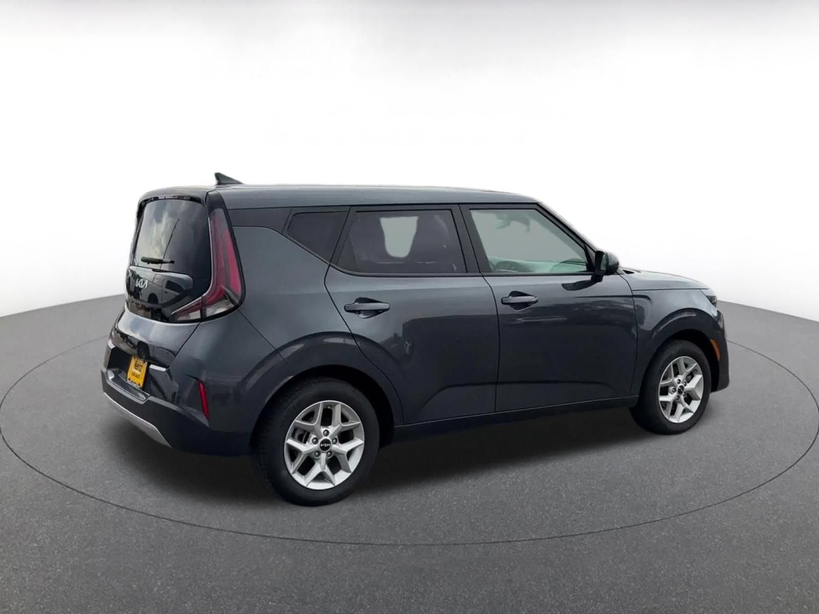 Used 2025 Kia Soul LX w/ LX Technology Package FWD image 14