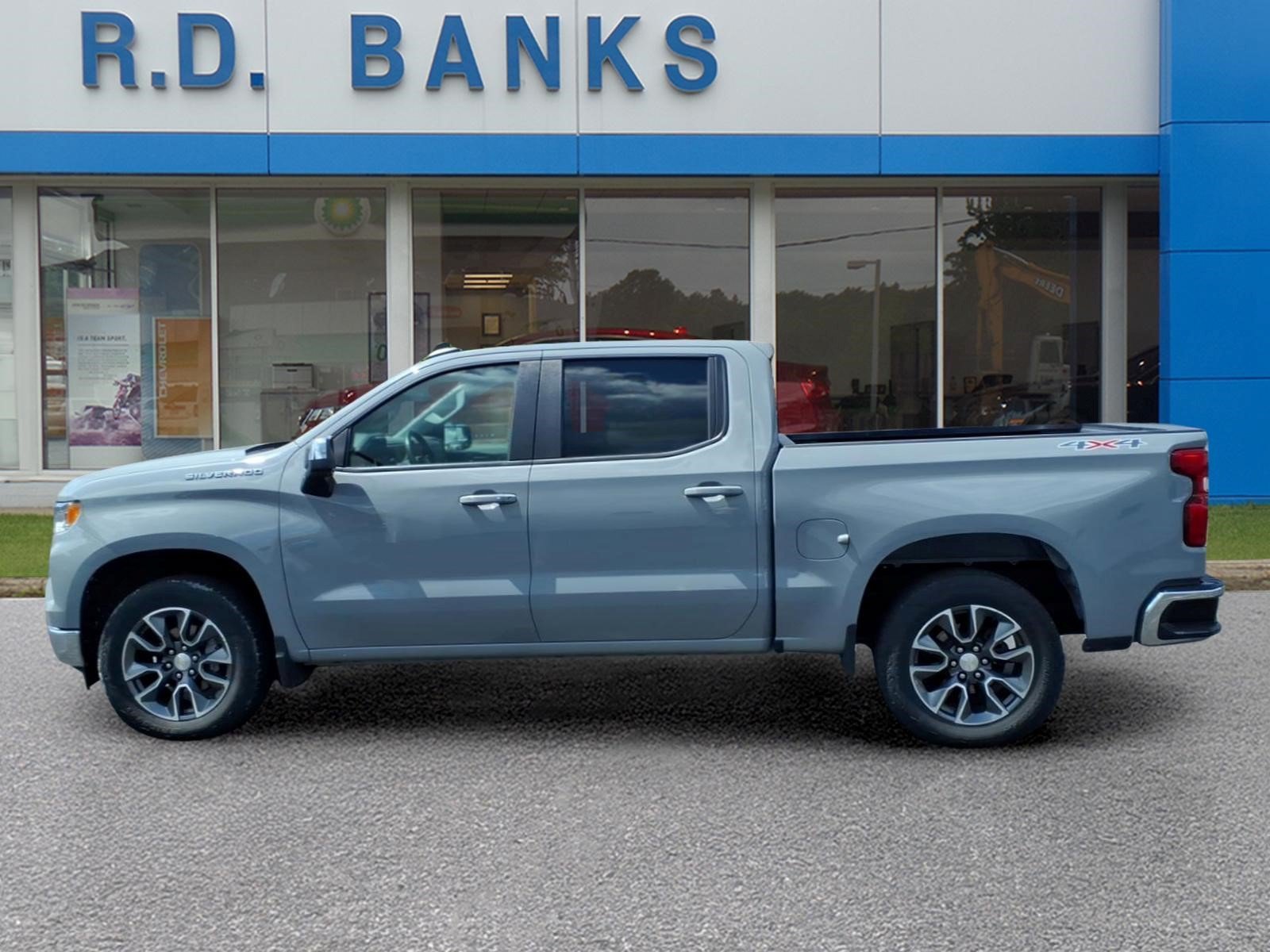 Used 2024 Chevrolet Silverado 1500 LT AWD/4WD image 3