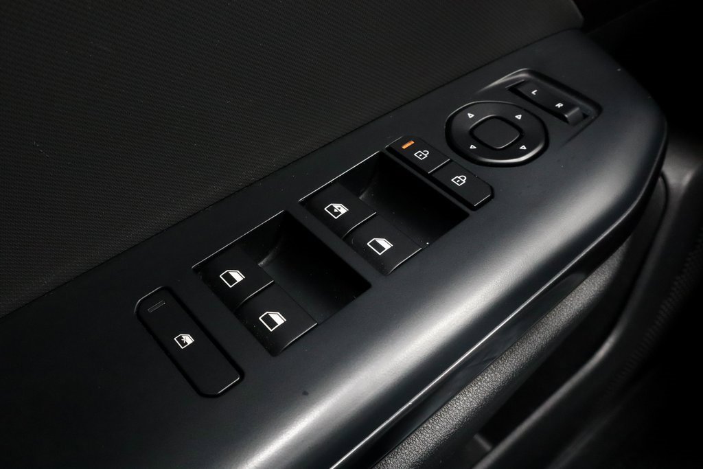 Used 2025 Kia K4 LXS image 25