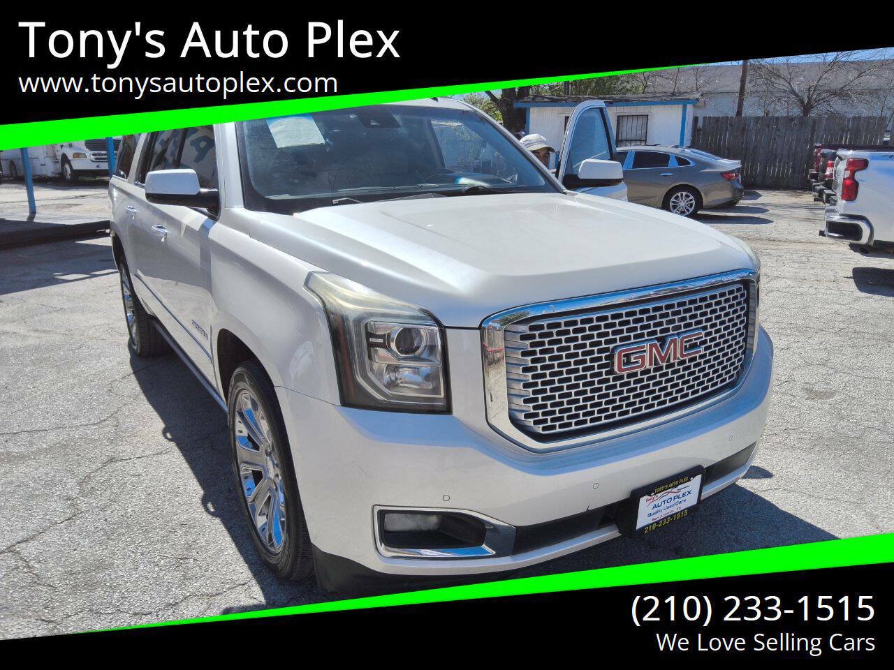 Used 2015 GMC Yukon XL Denali w/ Touring Package RWD image 1