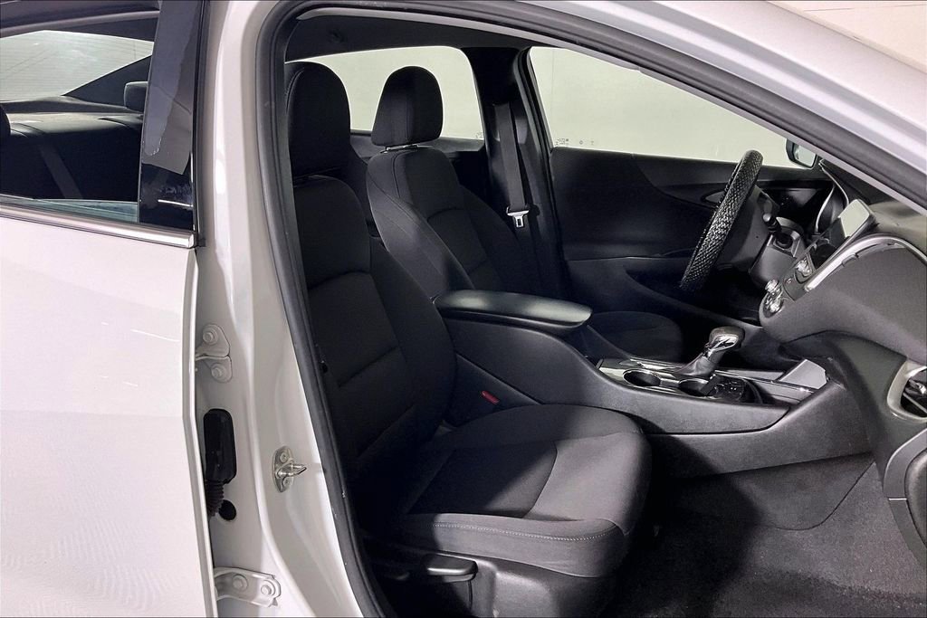 Used 2021 Chevrolet Malibu RS FWD image 6
