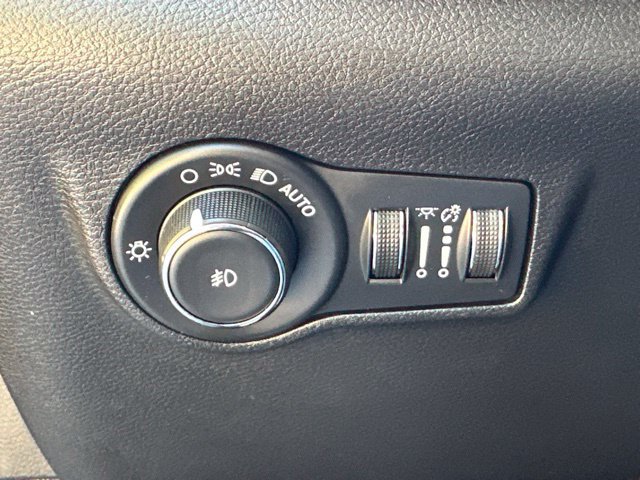 Used 2022 Jeep Compass Limited w/ Sun and Sound Group AWD/4WD image 26