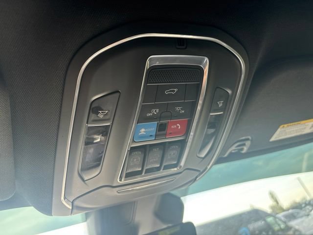Used 2022 Jeep Wagoneer Series I w/ Premium Group I AWD/4WD image 39