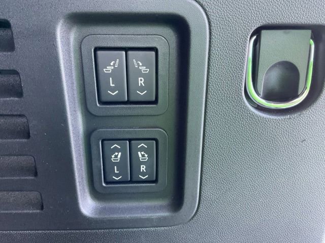 Used 2025 Chevrolet Traverse RS w/ LPO, Floor Liner Package AWD/4WD image 13