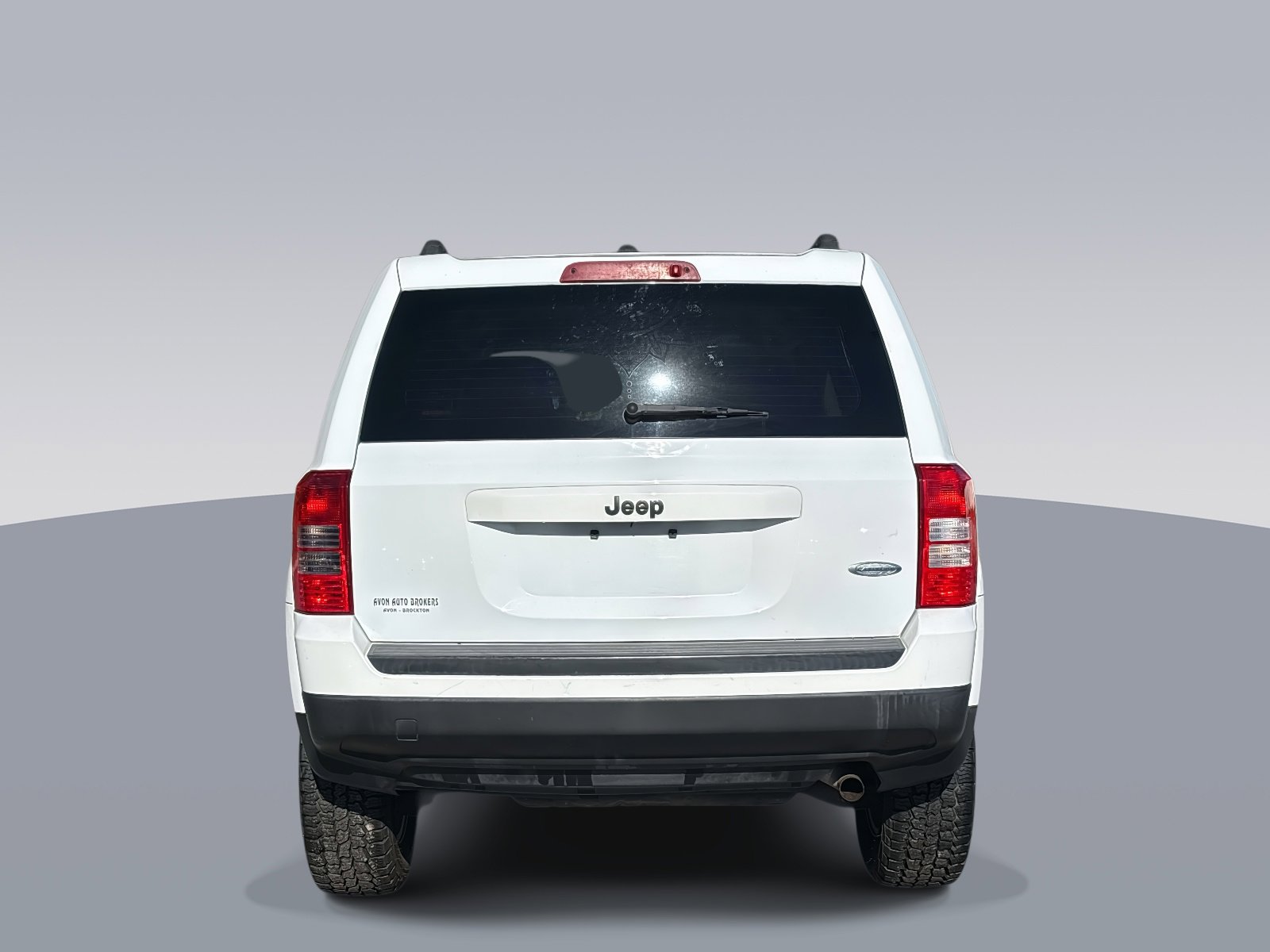 Used 2015 Jeep Patriot Latitude image 3