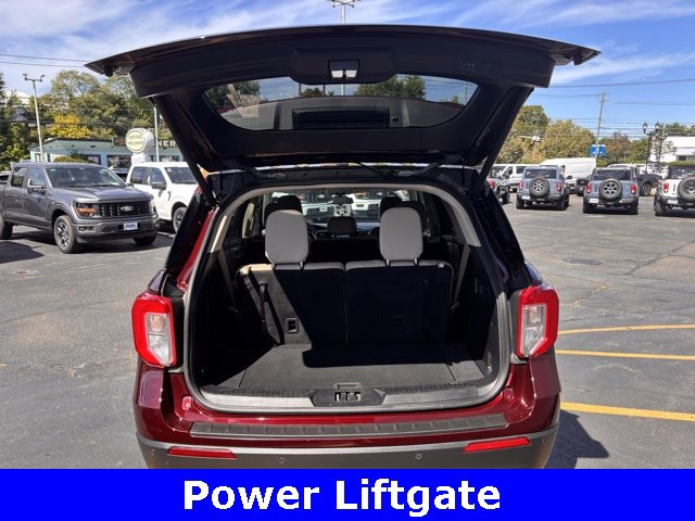 Certified 2022 Ford Explorer XLT w/ Equipment Group 202A image 7