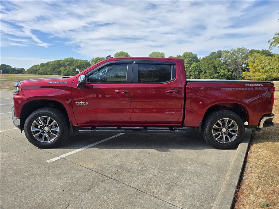 Used 2019 Chevrolet Silverado 1500 LT w/ Texas Edition AWD/4WD image 3