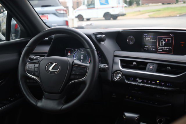 Used 2019 Lexus UX 200 FWD image 24