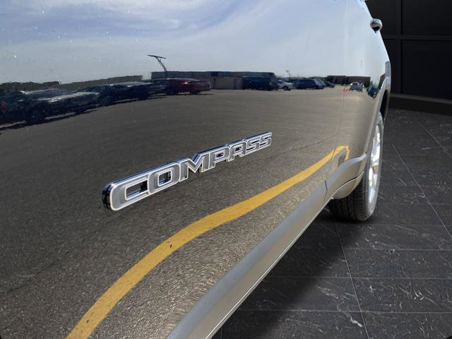 New 2025 Jeep Compass Latitude w/ Sun & Sound Group image 36
