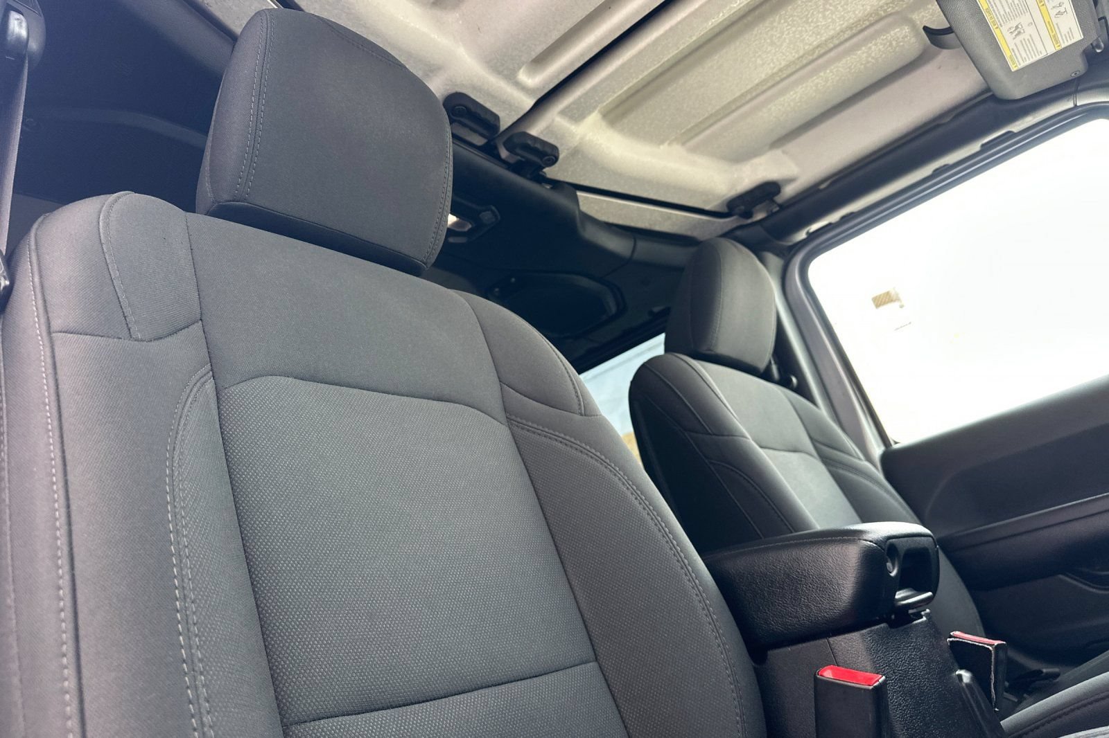 Used 2018 Jeep Wrangler Unlimited Sport AWD/4WD image 17
