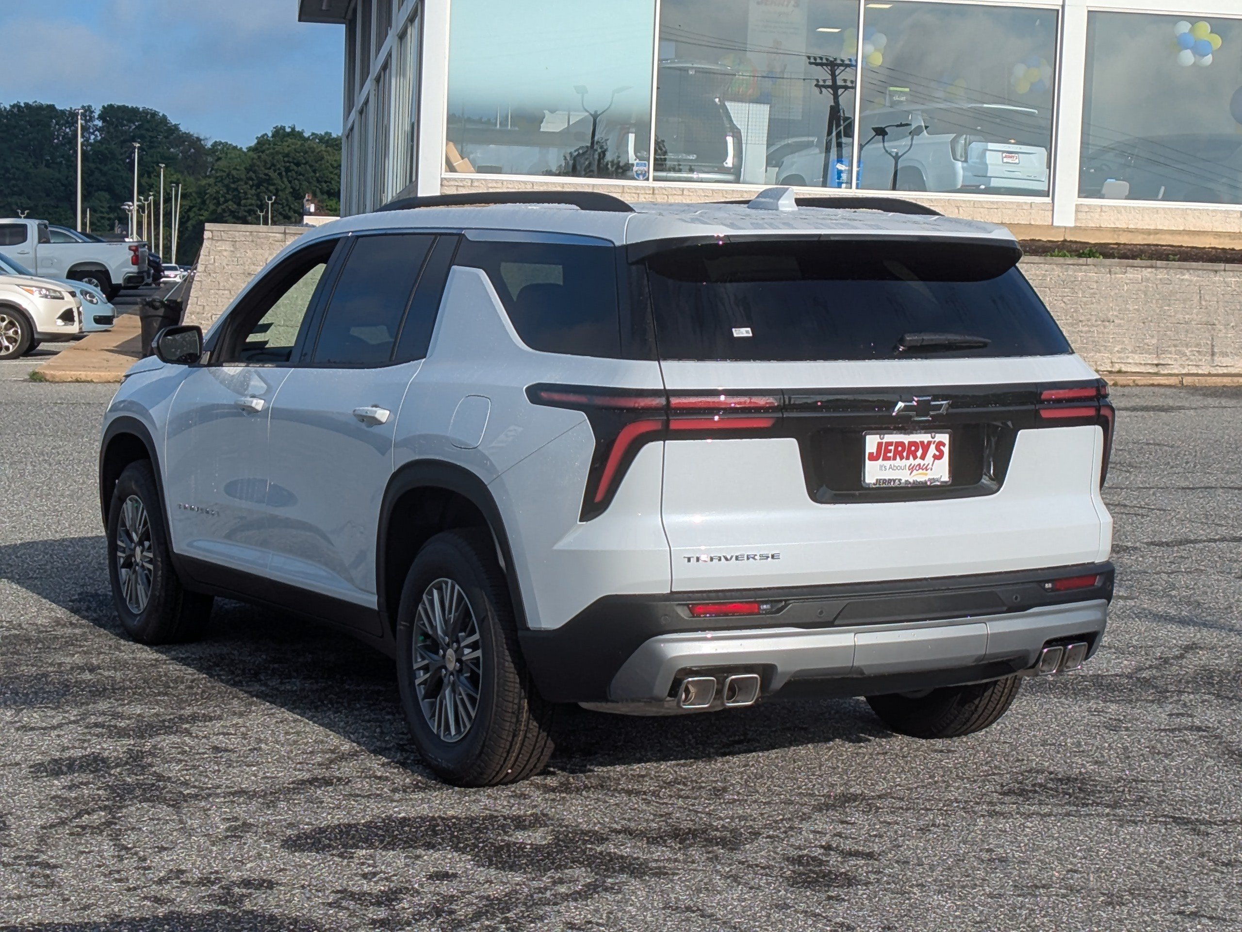 New 2026 Chevrolet Traverse LT w/ LPO, Floor Liner Package FWD image 5