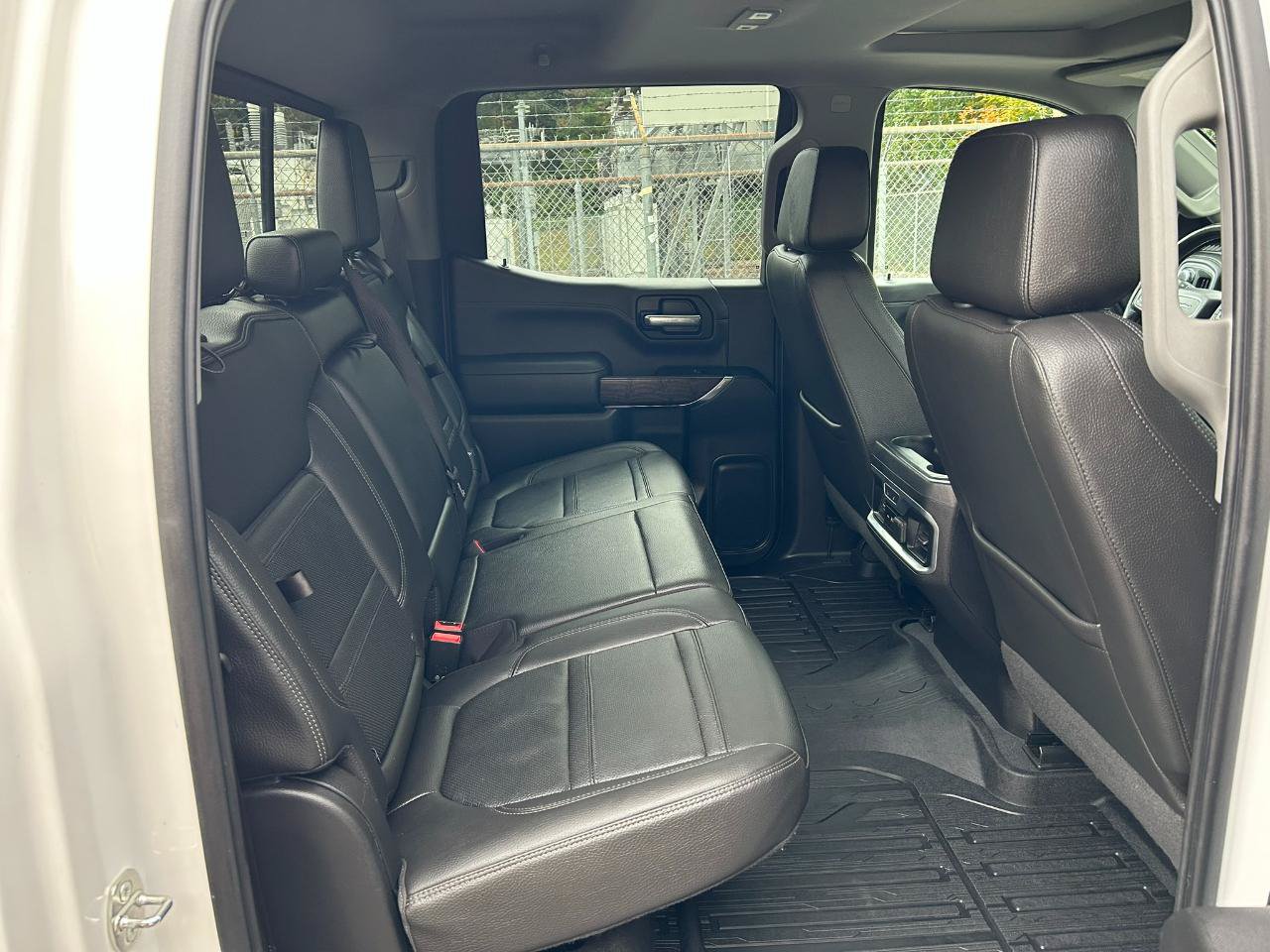 Used 2019 GMC Sierra 1500 Denali w/ Denali Ultimate Package AWD/4WD image 18
