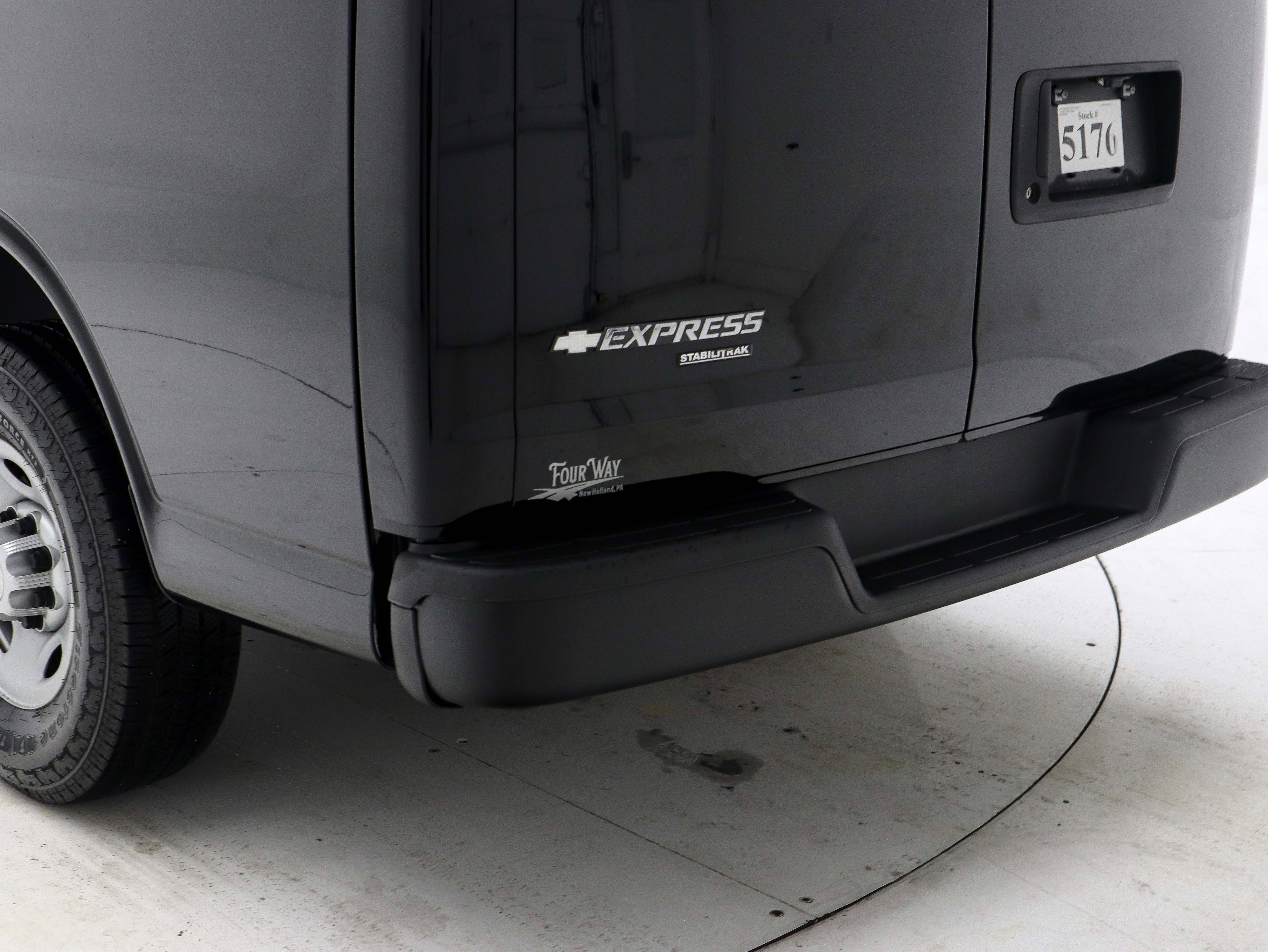 Used 2016 Chevrolet Express 2500 LS image 10