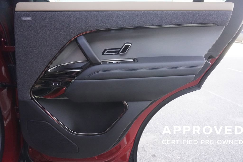 Used 2025 Land Rover Range Rover Sport Dynamic SE image 25