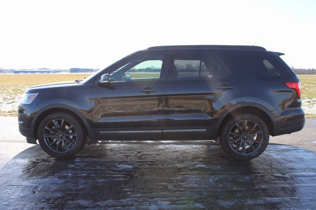 Used 2019 Ford Explorer XLT w/ Equipment Group 202A image 4