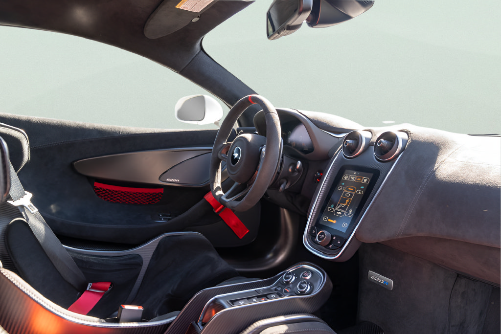 Used 2020 McLaren 620R RWD image 38