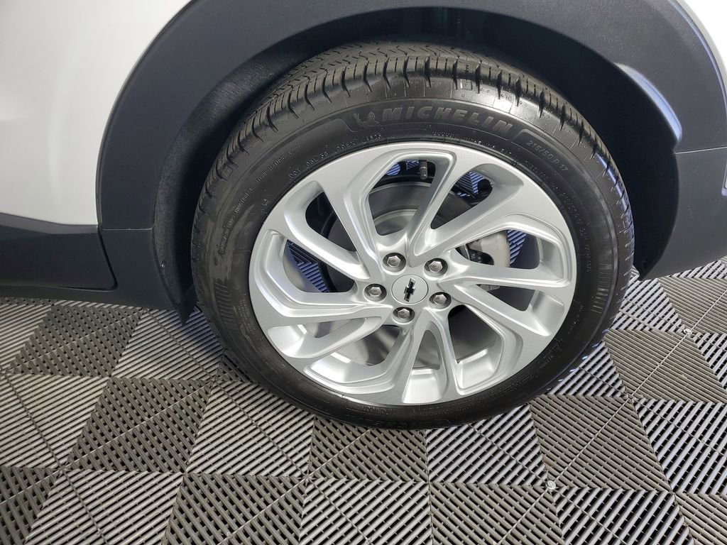 New 2027 Chevrolet Bolt LT w/ Comfort Package FWD image 29