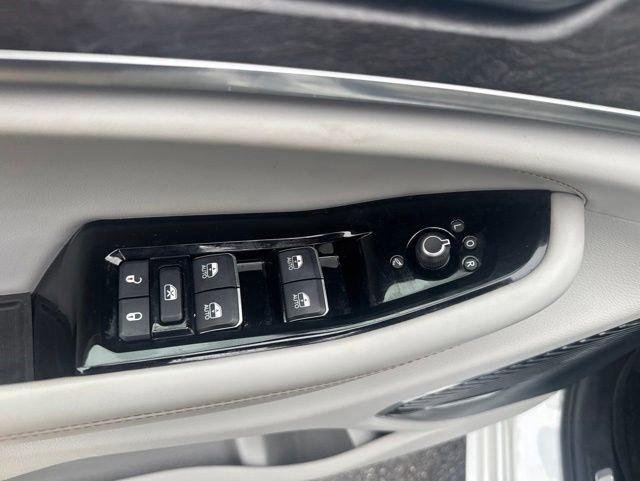 Used 2022 Jeep Grand Cherokee Overland RWD image 20