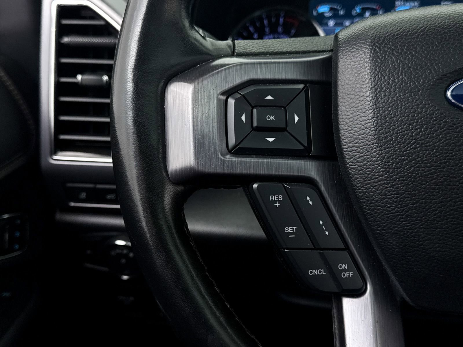 Used 2018 Ford Expedition Max Platinum AWD/4WD image 37