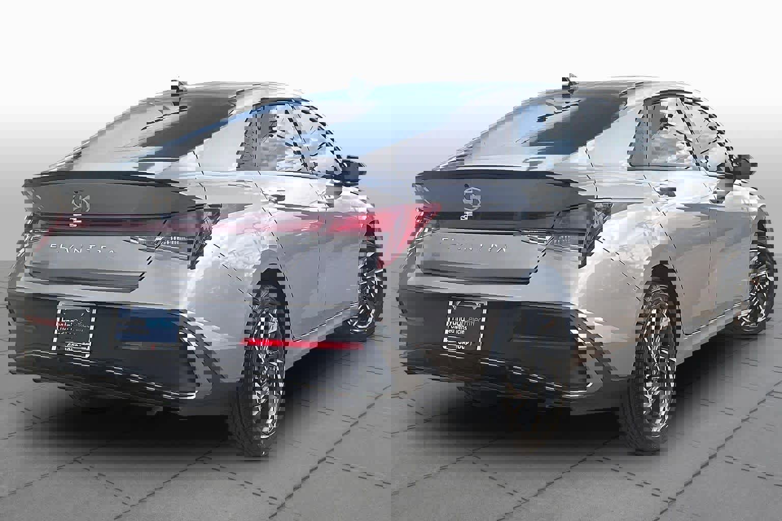 Certified 2025 Hyundai Elantra Sport image 13